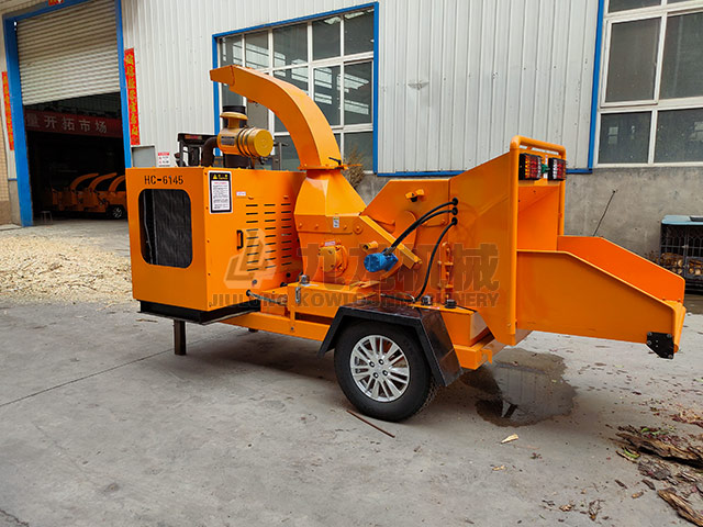 樹(shù)枝粉碎機(jī)將廢棄園林垃圾進(jìn)行妥善處理